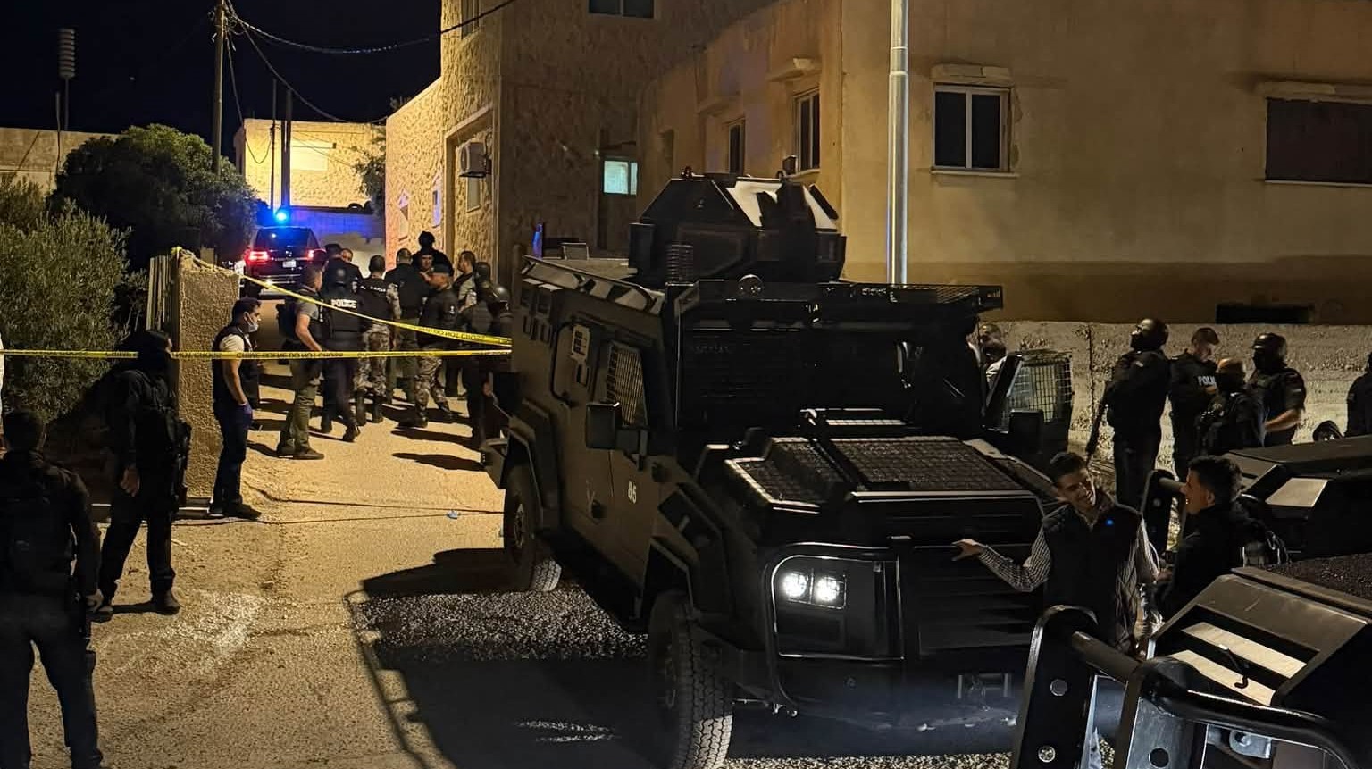 فعاليات مادبا تعبر عن اعتزازها بالأجهزة الأمنية في الوصول إلى الخلية الإرهابية في الكرك