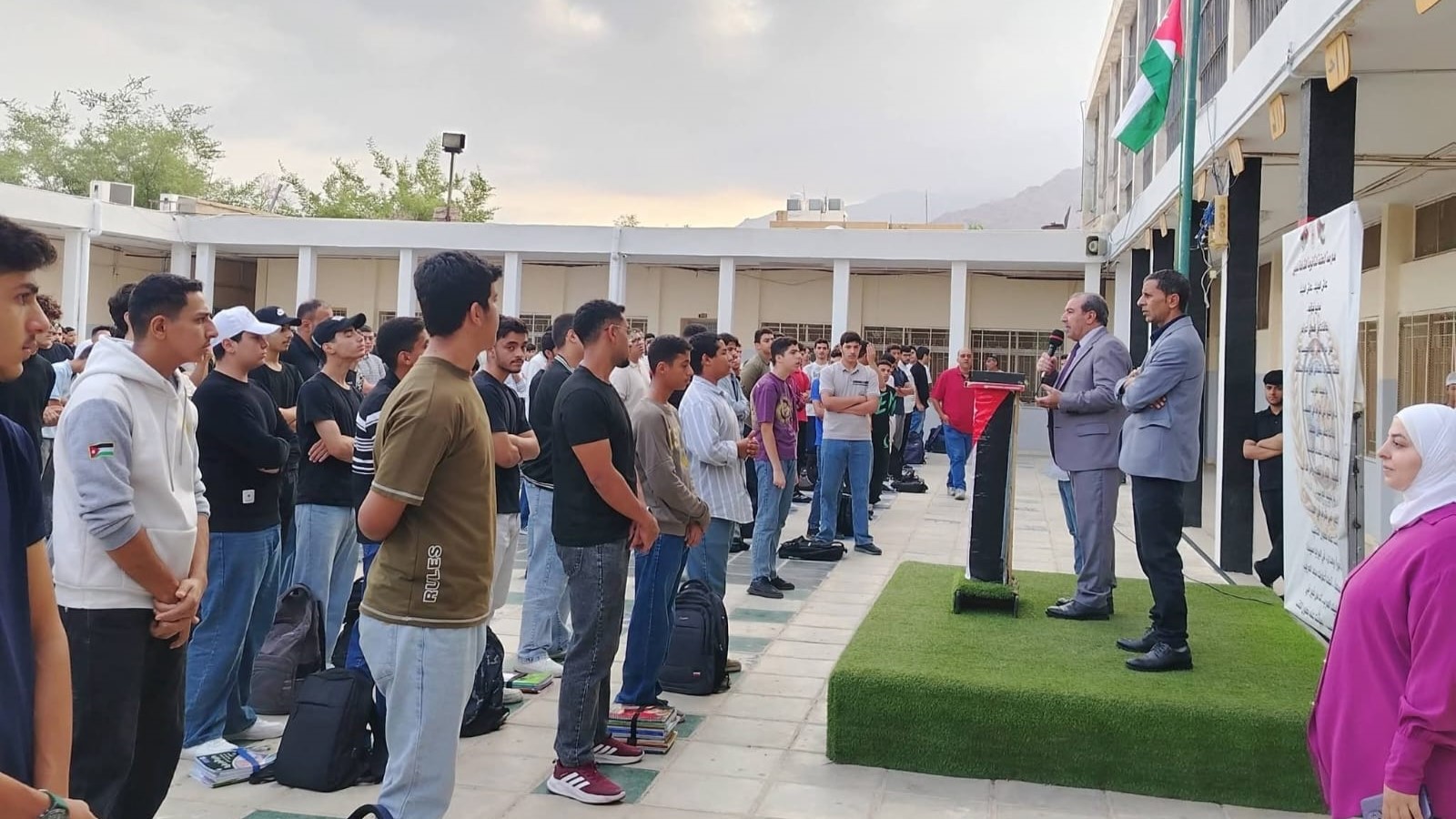 فاعليات في العقبة تستنكر الاعتداء على كنيسة حمود