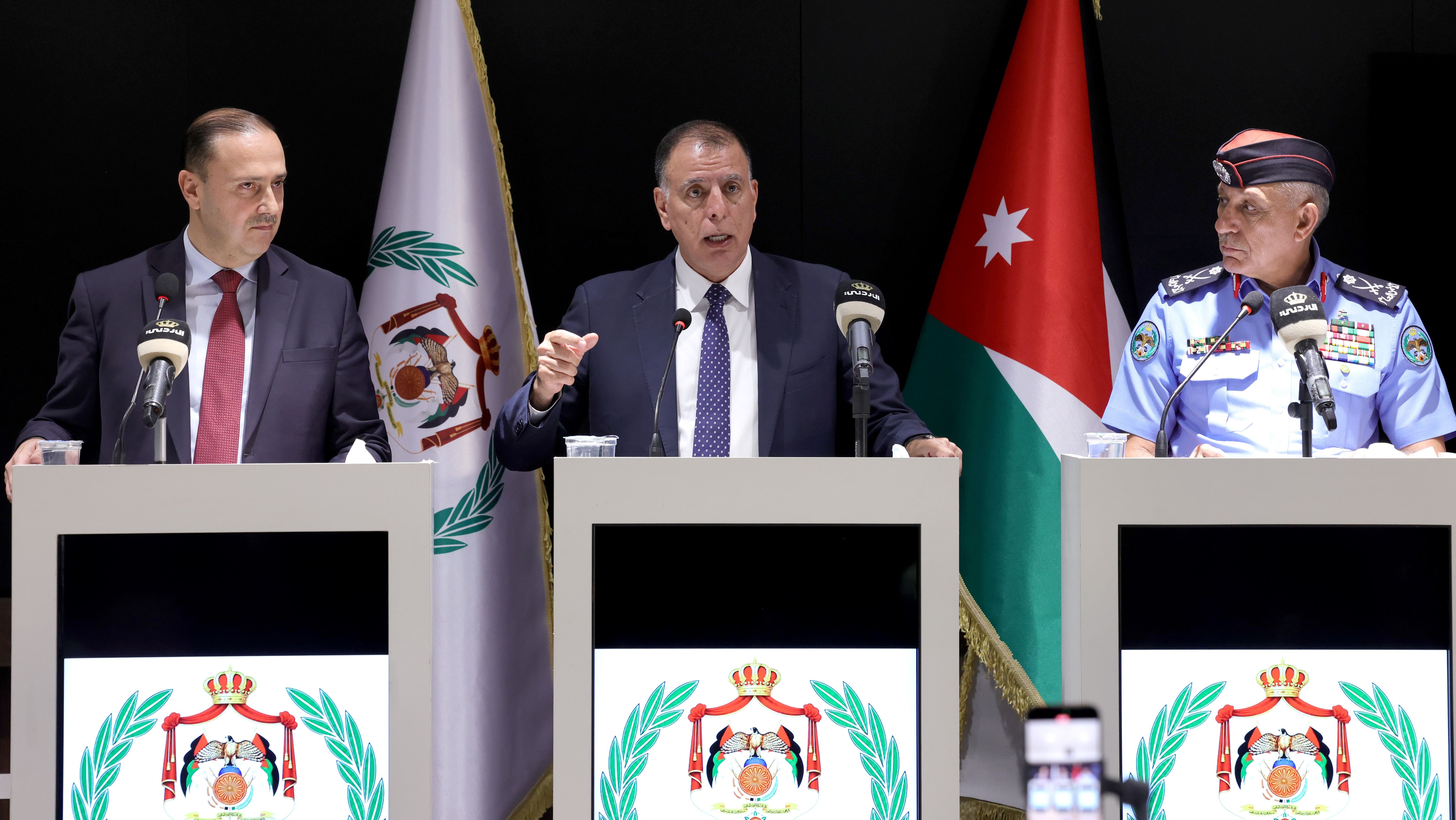 مؤتمر صحفي حكومي يوضح تفاصيل القبض على المتورطين في الاعتداء الإرهابي بالكرك