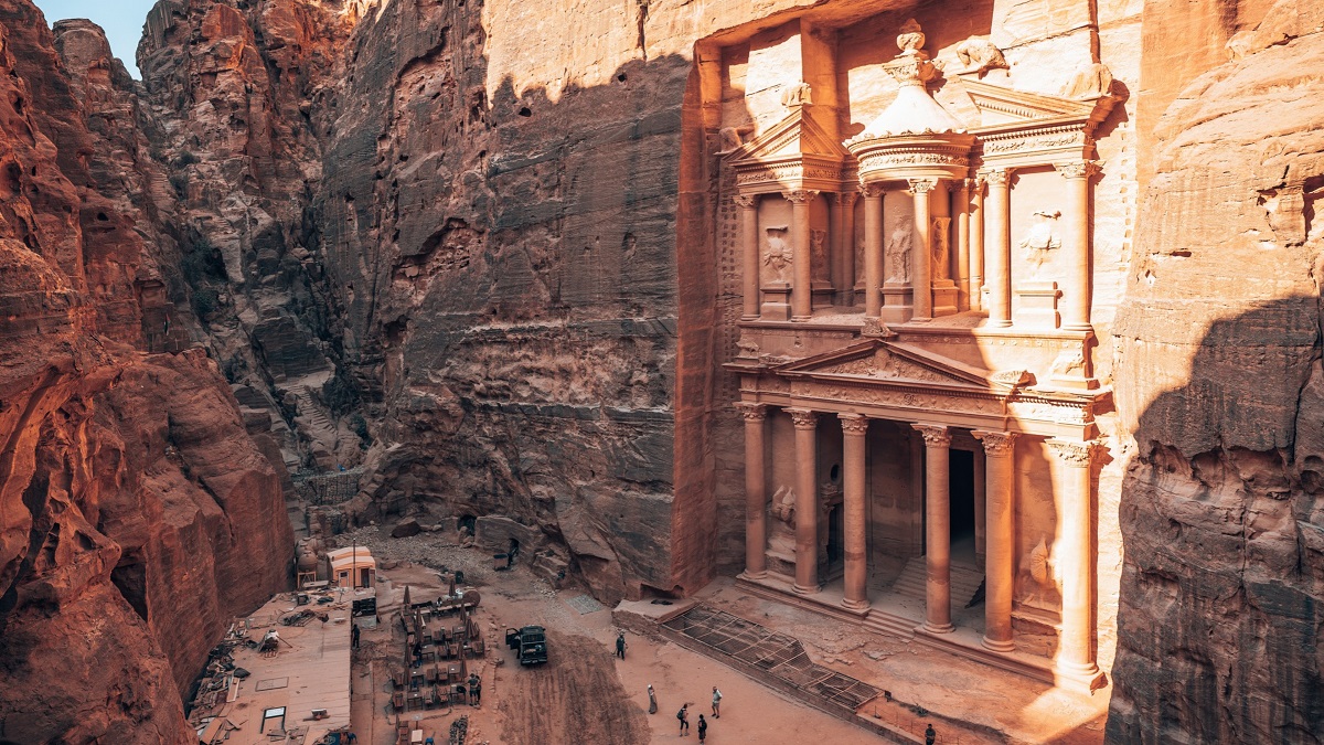 ارتفاع الدخل السياحي مؤشر إيجابي على بدء التحسن التدريجي في أداء القطاع