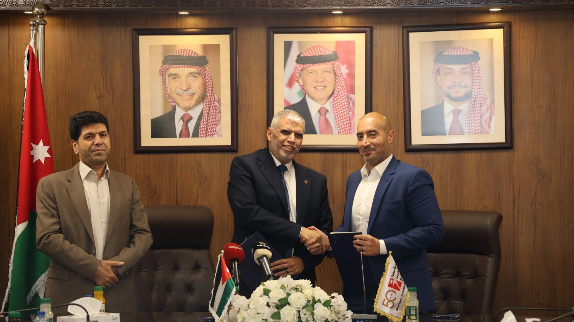 مذكرة تفاهم لتأهيل كوادر متخصصة في الصناعات الدوائية
