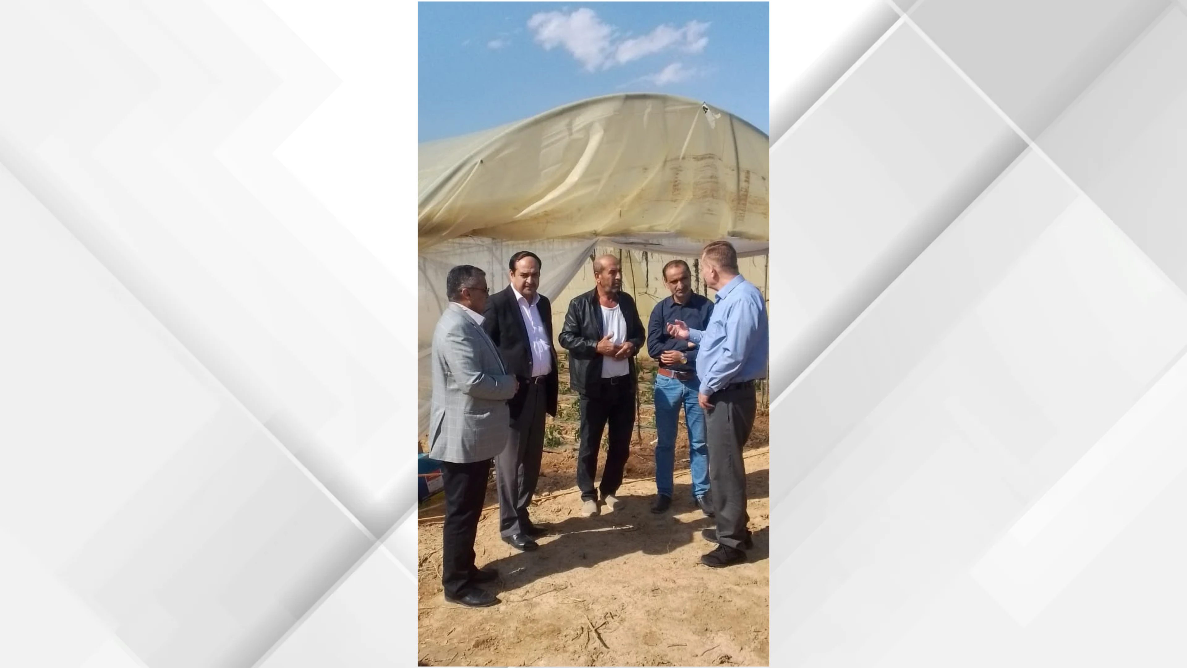 وزير الزراعة يتفقد المزارع المتضررة من الأحوال الجوية الأخيرة في وادي الأردن