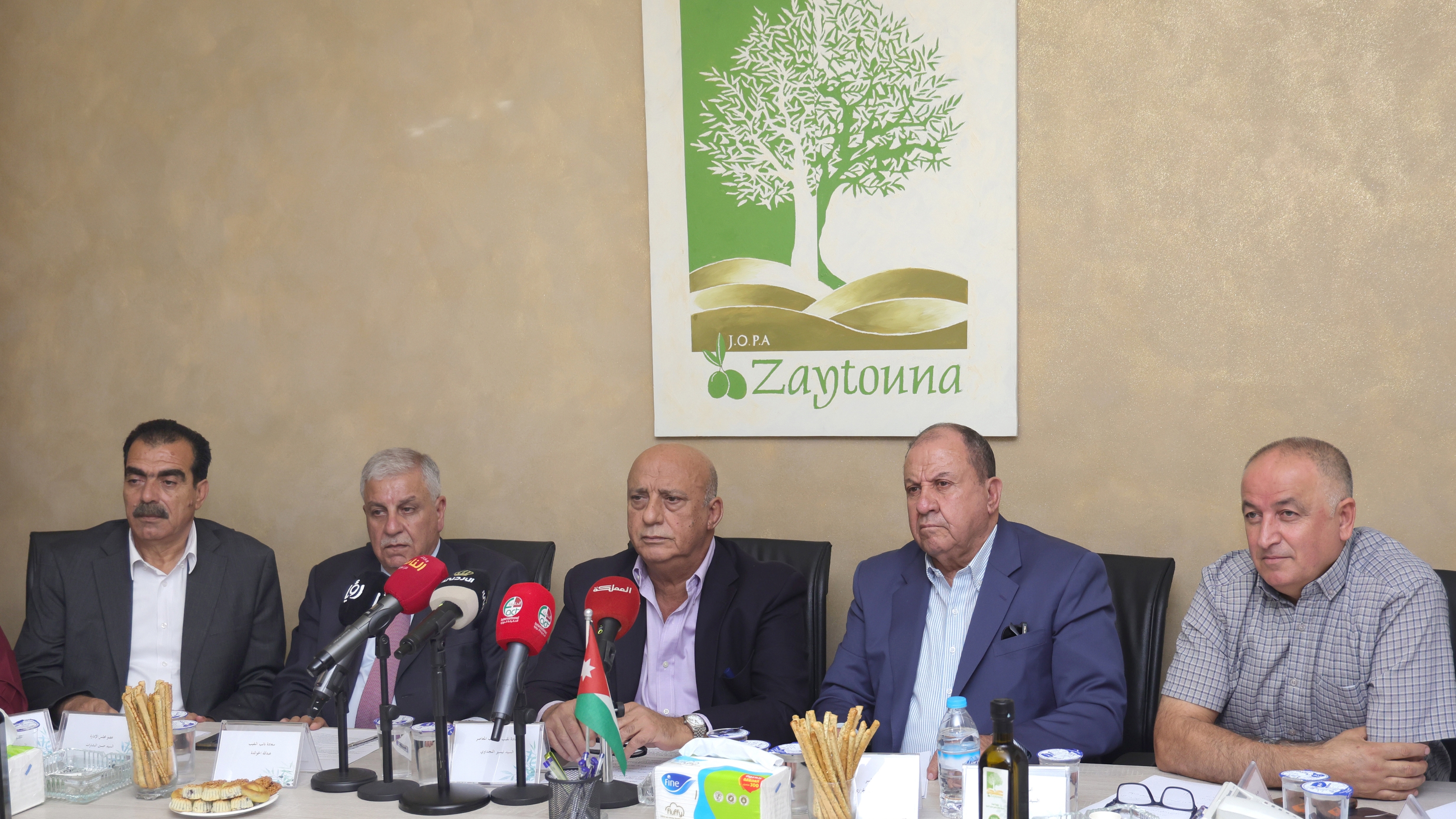 نقابة المعاصر: تقديرات بإنتاج 30 ألف طن من زيت الزيتون.. وسعر التنكة 90-110 دنانير