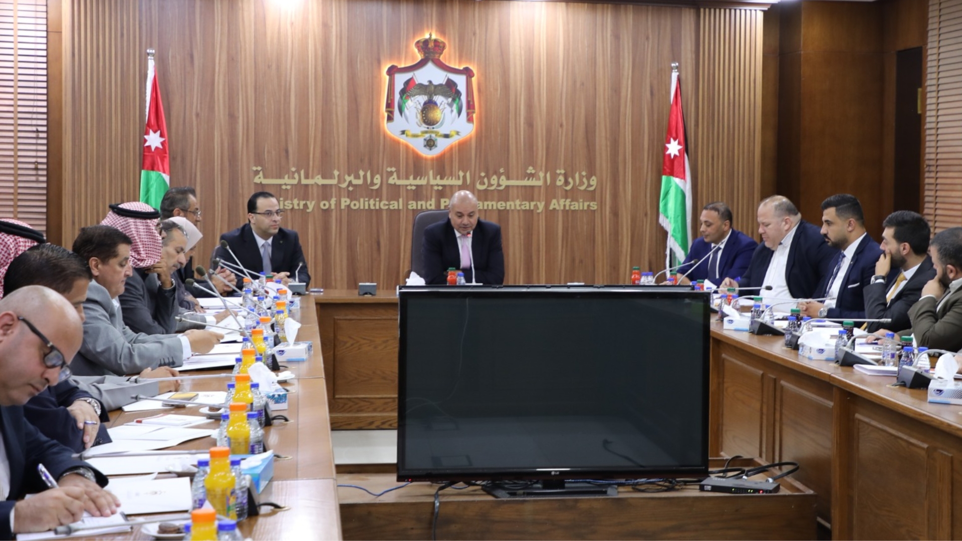 وزير الشؤون السياسية يلتقي حزب الإصلاح