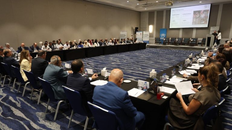 جلسة تبحث تطوير برامج التدريب العملي والمهني للشباب الأردني واللاجئين