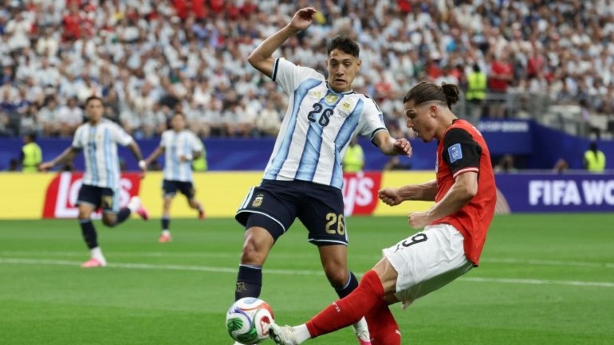 مالك الحبايبة يشارك في تحكيم نزالات كأس العالم للملاكمة في الصين