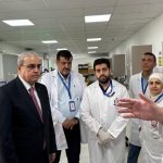 وزير الصحة يطلع على سير العمل والإجراءات المتبعة في المختبرات الرئيسية