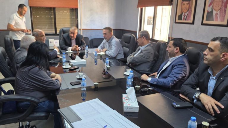 نقابة الصحفيين تبحث وصندوق توفير البريد سبل التعاون المشترك