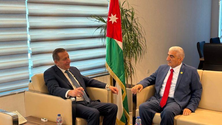 وزير الزراعة يبحث ومدير عام "أكساد" تعزيز التعاون