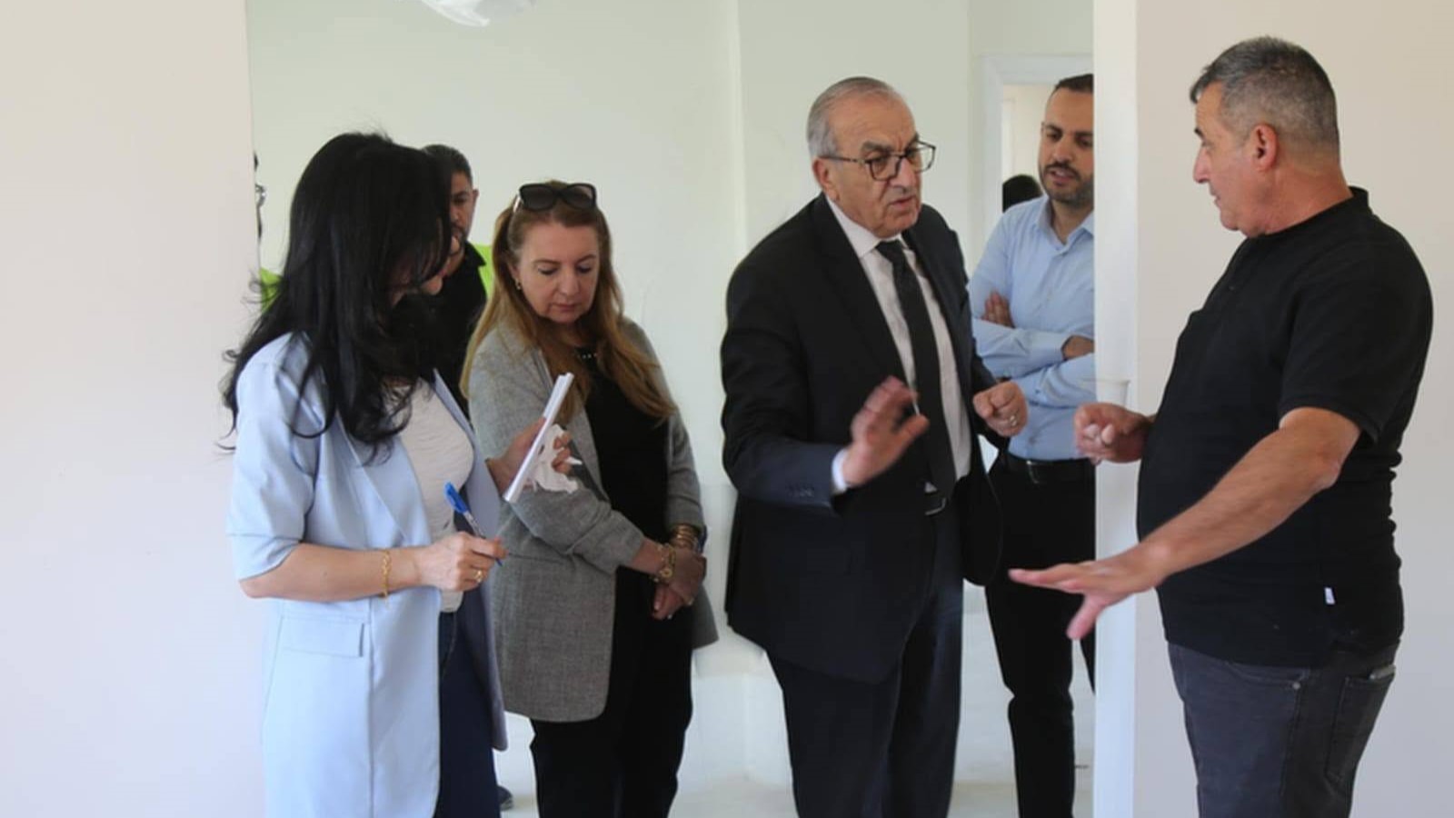 أبو السمن ونمروقة يتفقدان مشروع صيانة السكن الوظيفي لوزارة الخارجية