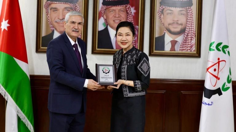 "الأعلى للعلوم والتكنولوجيا" يبحث مع السفيرة التايلندية آفاق التعاون