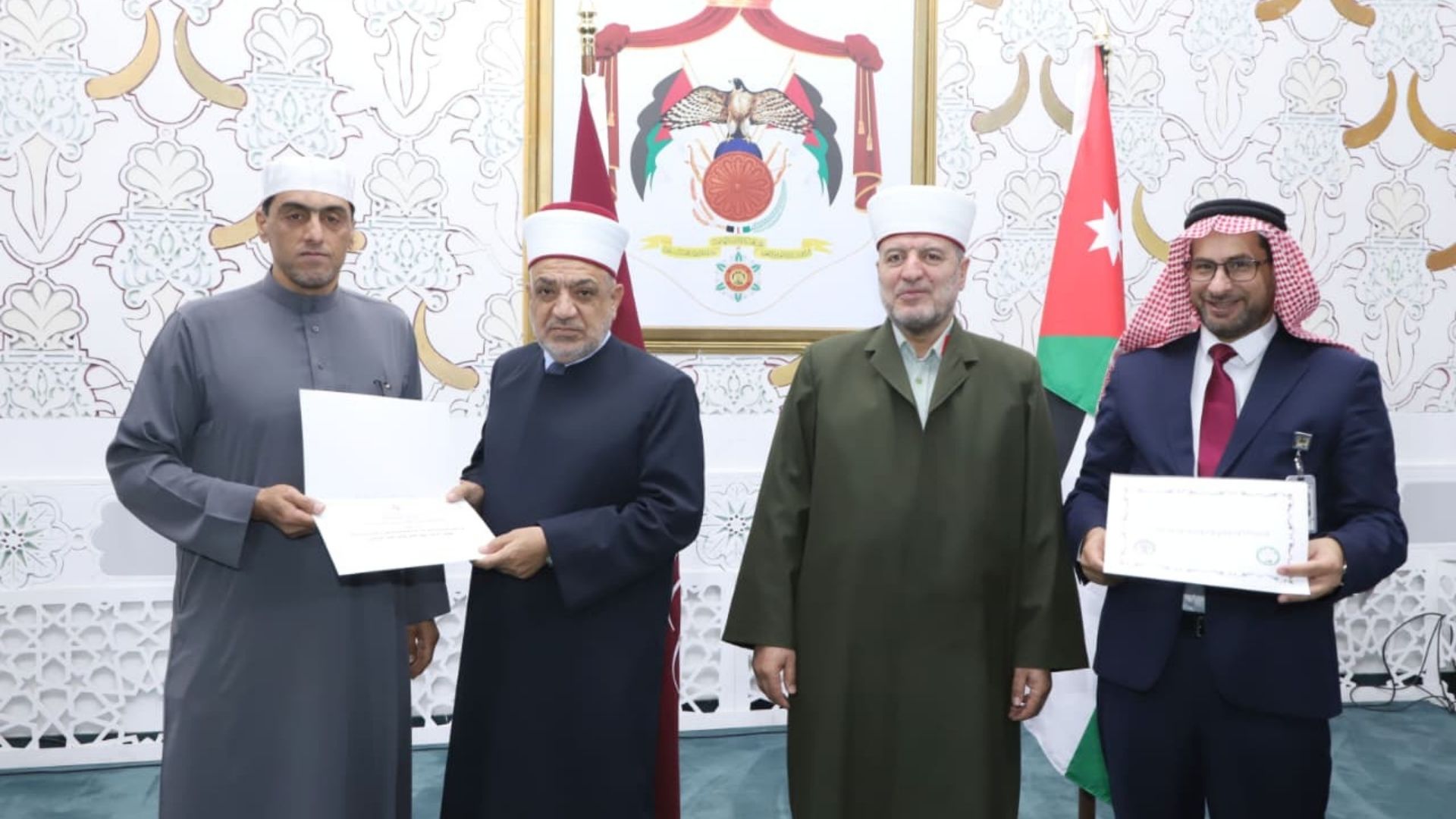 "الأوقاف" تكرّم 65 متفوقاً في الامتحان السنوي للأئمة والوعاظ والواعظات
