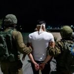 الاحتلال يعتقل 22 فلسطينيا في الضفة الغربية والقدس