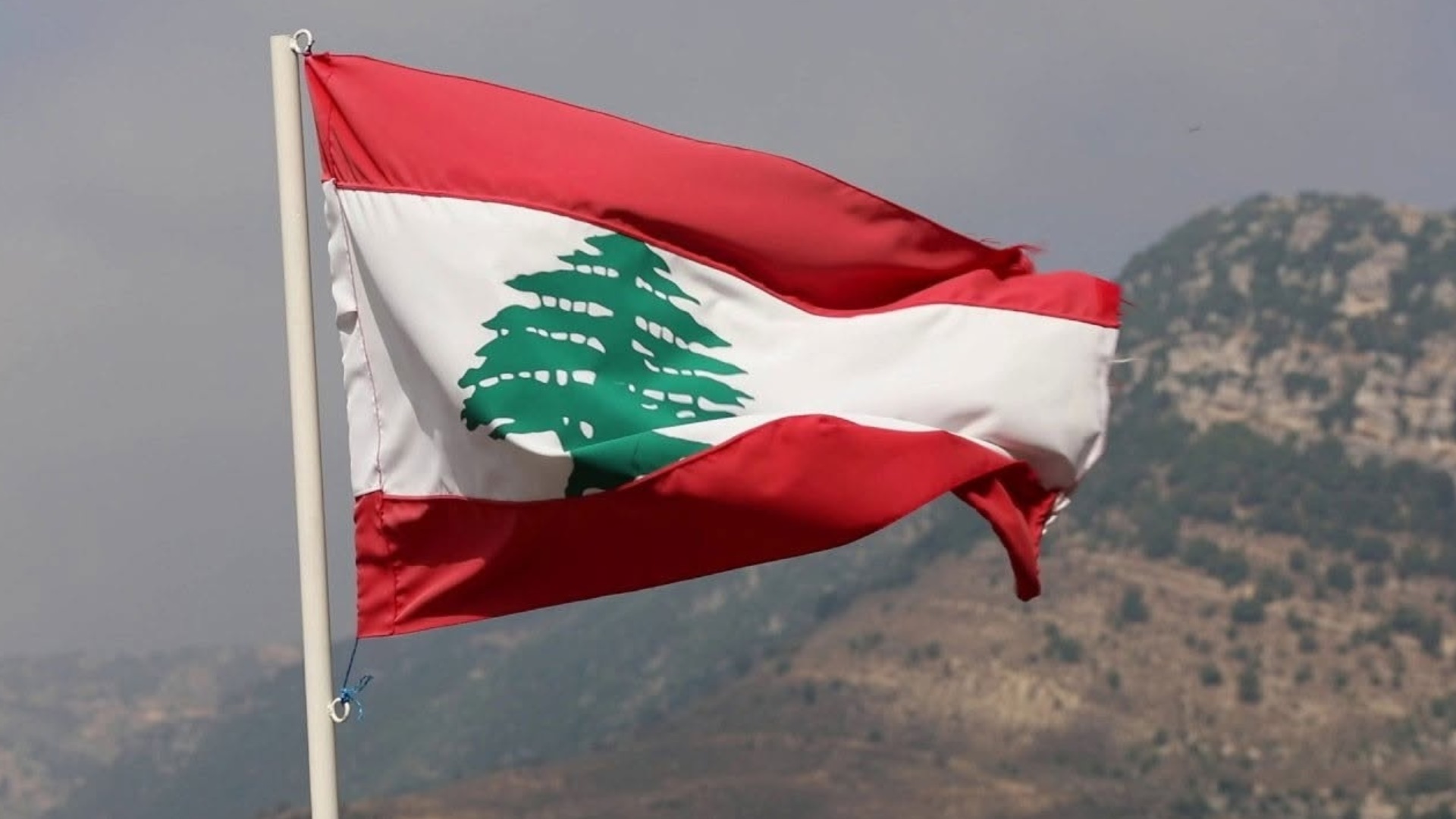 الجيش اللبناني: استشهاد عدد من العسكريين بينهم ضابط بغارة إسرائيلية مباشرة في الجنوب