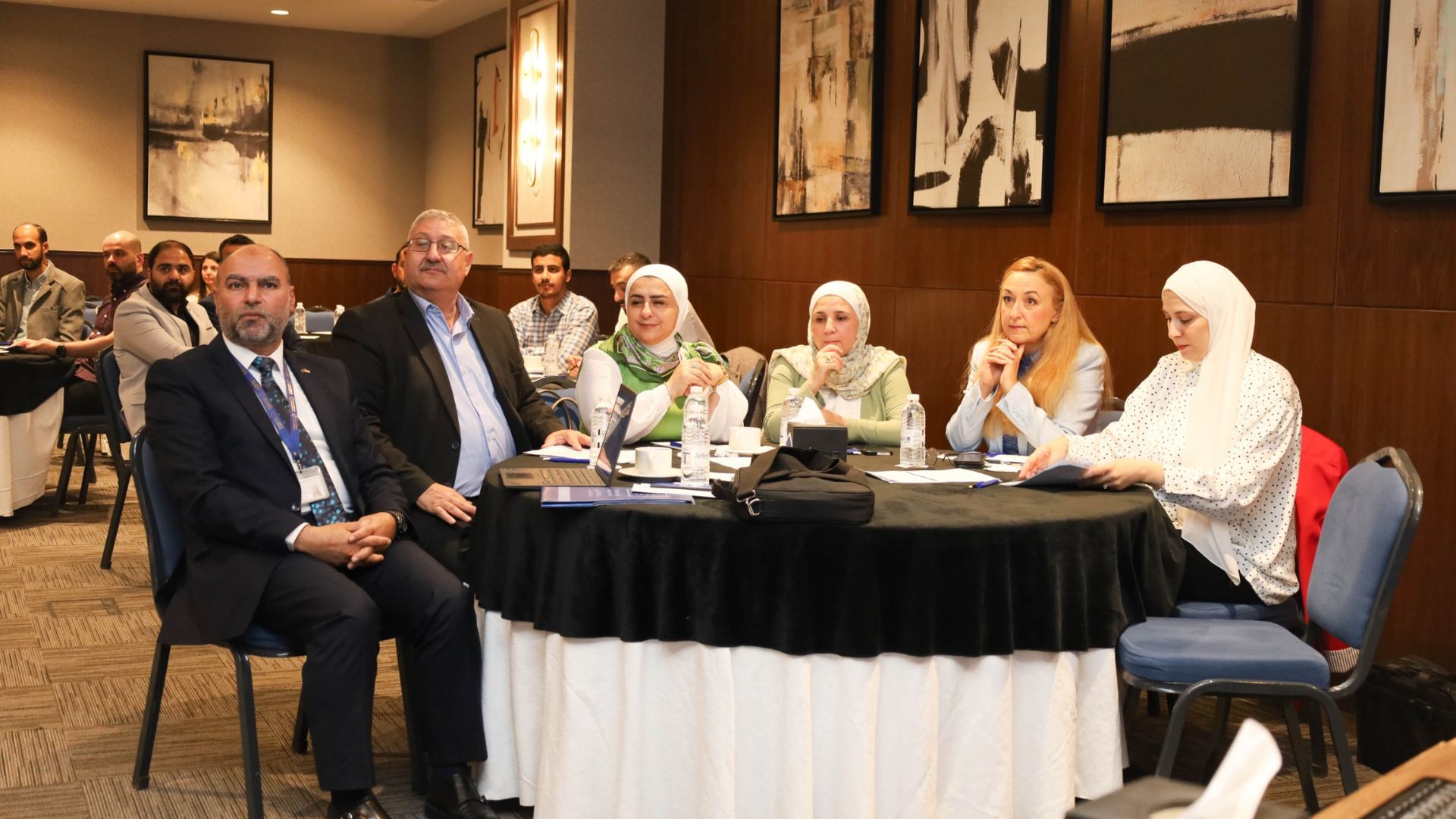 "الطاقة" والاتحاد الأوروبي تبحثان تعزيز كفاءة شبكة الكهرباء عبر المركبات الكهربائية