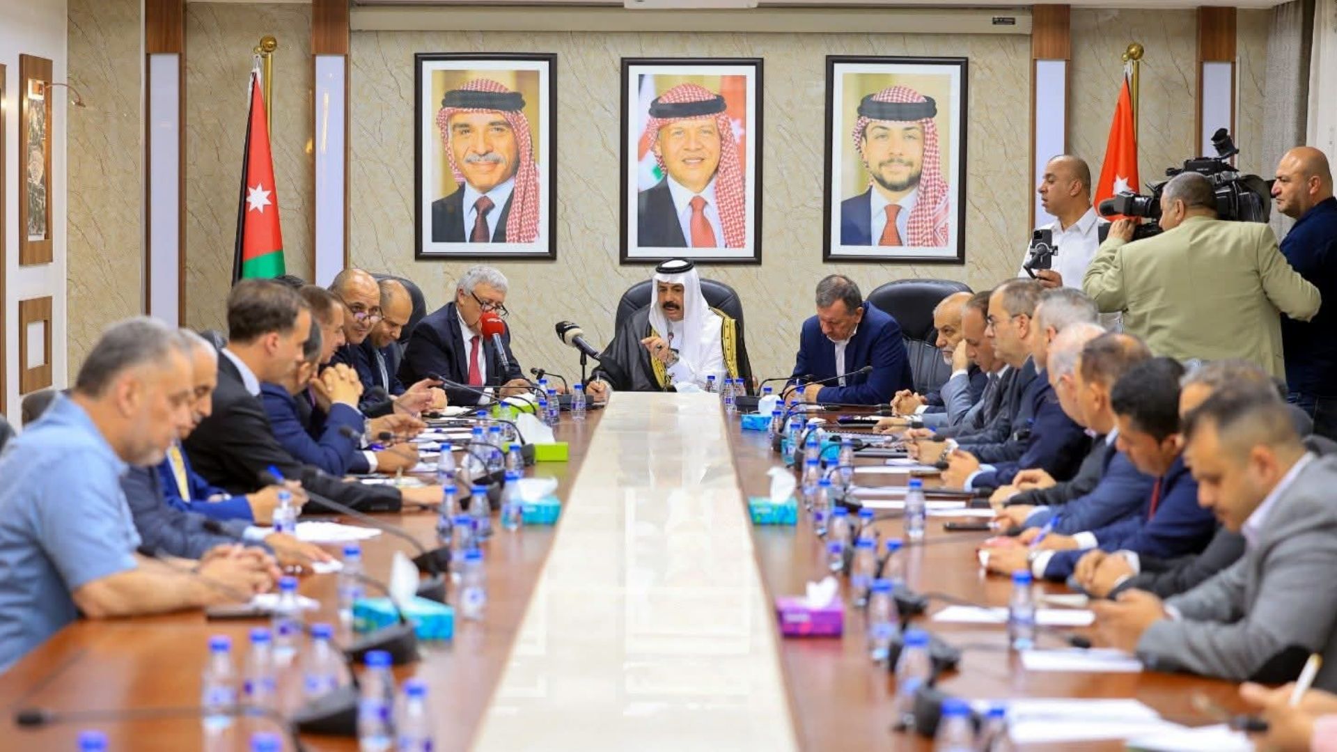 "النقل النيابية" تبحث تحديات قطاع تأجير السيارات السياحية
