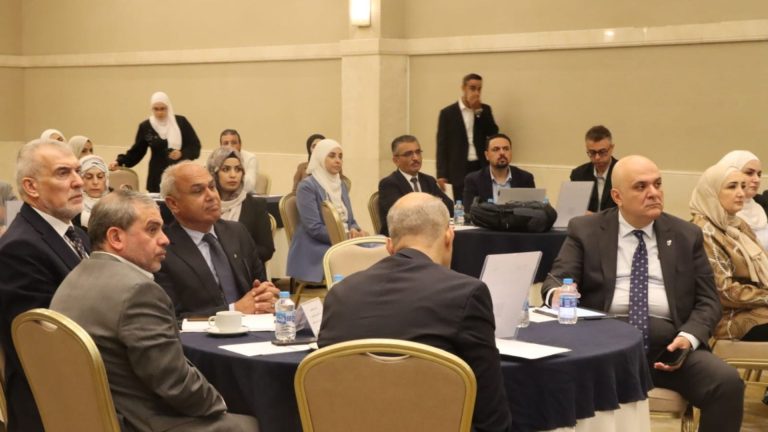 جلسة تشاورية حول نتائج دراستين حول سوق العمل