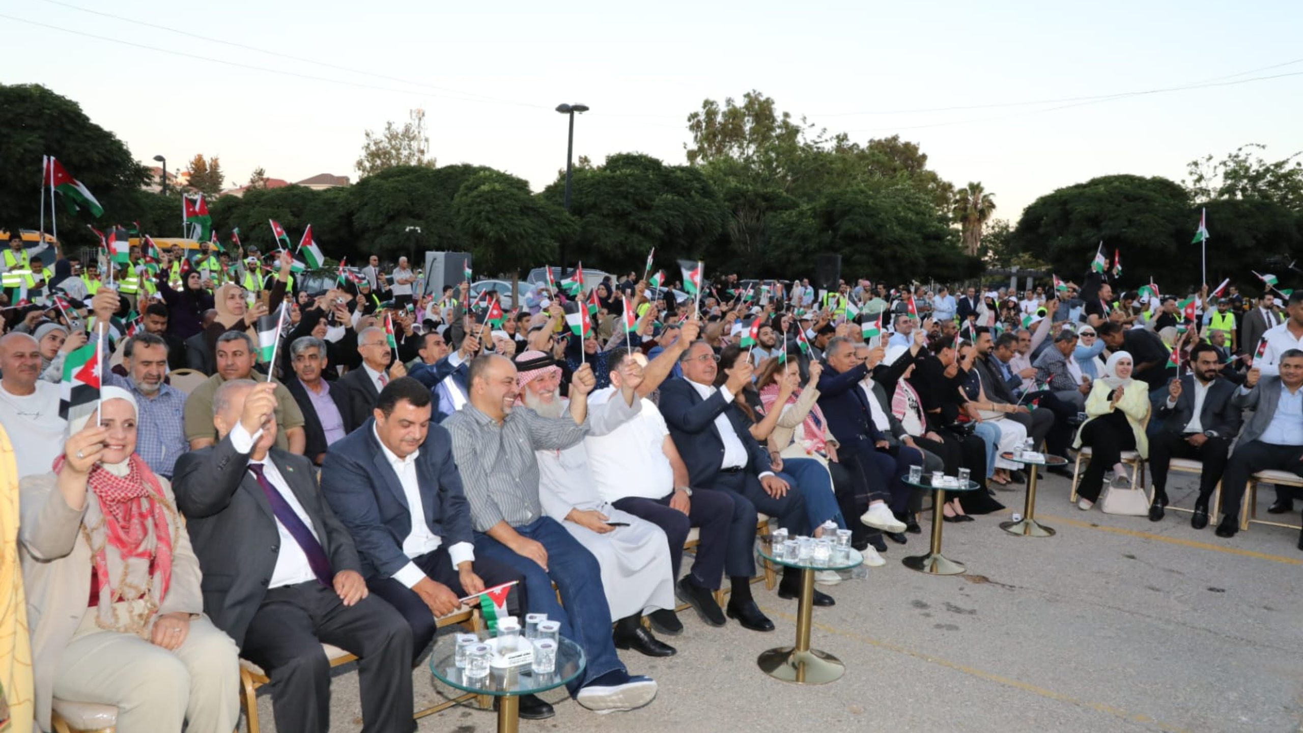 حزب عزم يحتفل بالأعياد الوطنية بمشاركة سياسية وشعبية