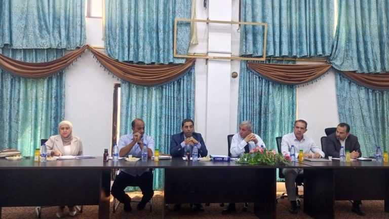 لقاء يبحث إنشاء سوق خضار مركزي في لواء الحسينية