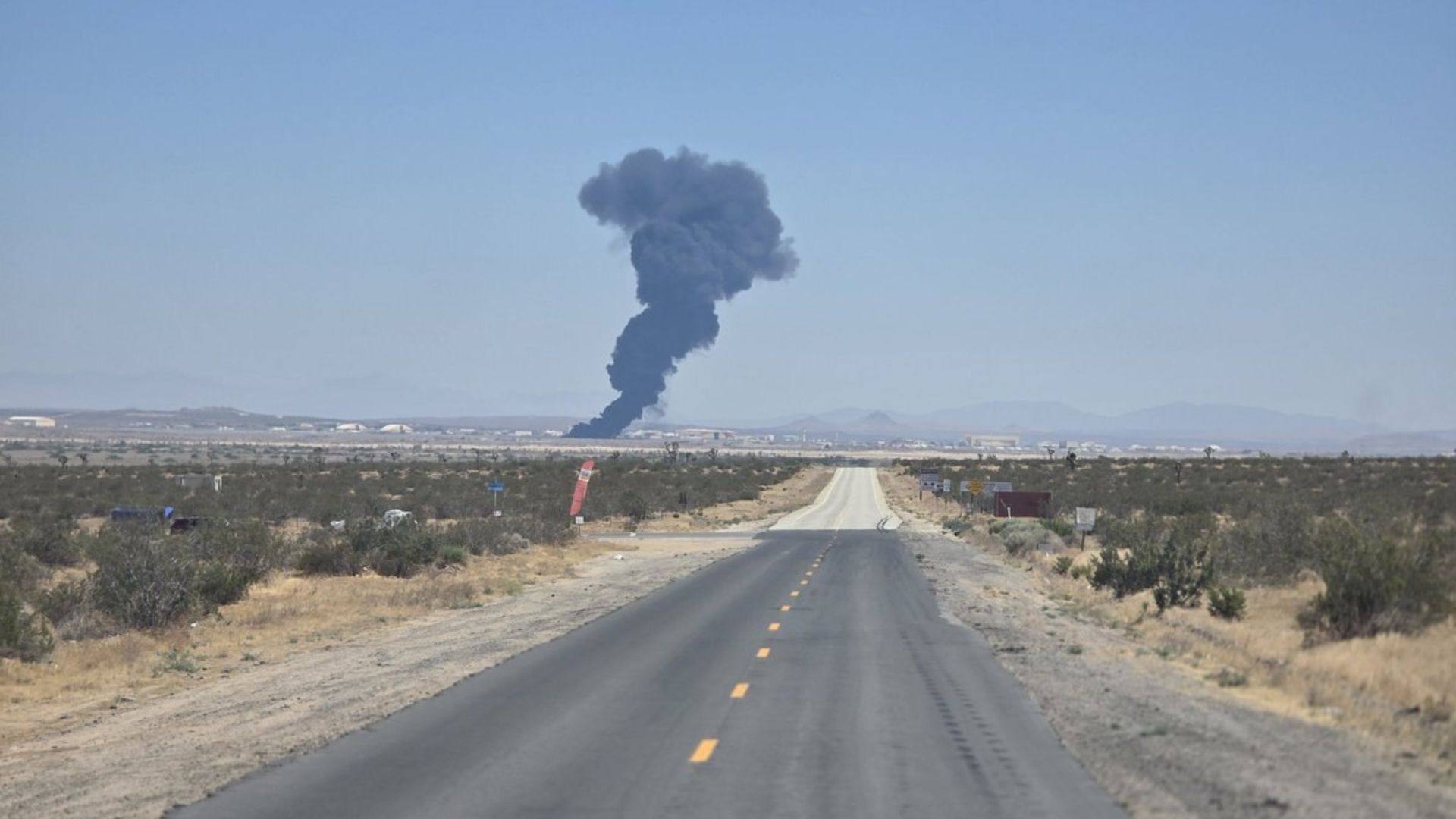 مقتل 8 من أفراد طاقم طائرة B-52 إثر تحطمها في كاليفورنيا الأميركية