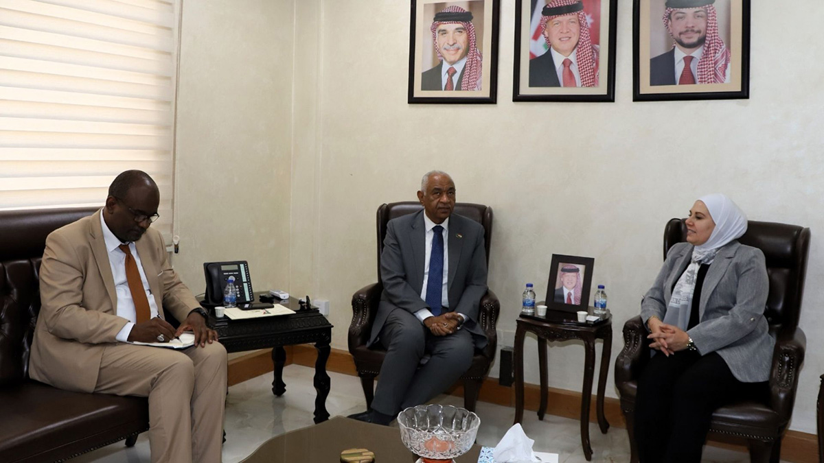 وزارة التربية والسفارة السودانية تبحثان تعزيز علاقات التعاون