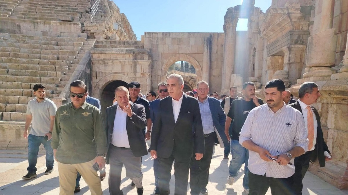 وزير الثقافة يتفقد الموقع الأثري استعدادا لانطلاق مهرجان جرش
