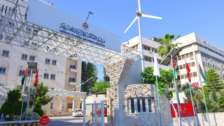 وزير الطاقة: مستمرون بتنفيذ مستهدفات رؤية التحديث الاقتصادي