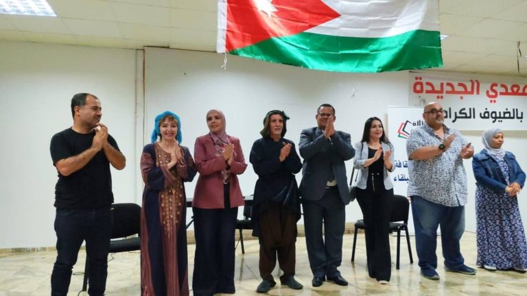 يوم ثقافي في لواء دير علا يجمع بين المسرح والفلكلور