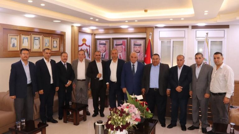 محافظ إربد يؤكد أهمية القطاع التجاري في دعم الاقتصاد