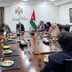 وزير البيئة يكرّم طلبة لمبادرتهم التطوعية في حملات النظافة
