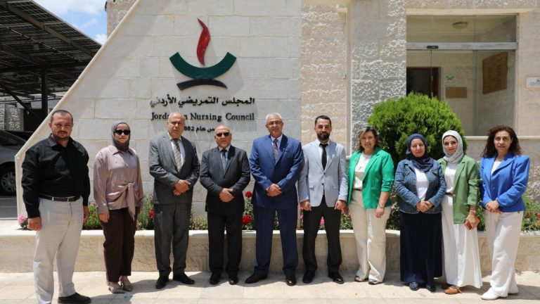 وفد أكاديمي فلسطيني يطلع على تجربة "التمريضي الأردني" في المحاكاة الصحية