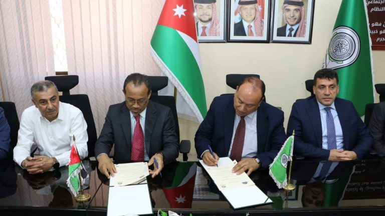 وفد ماليزي يبحث في جامعة جرش آفاق التعاون الأكاديمي