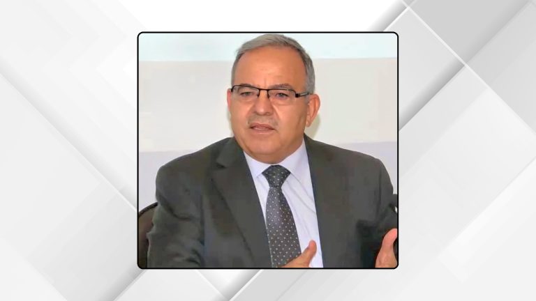 وزير الاتصال الحكومي ينعى الكاتب الصحفي سلطان الحطاب