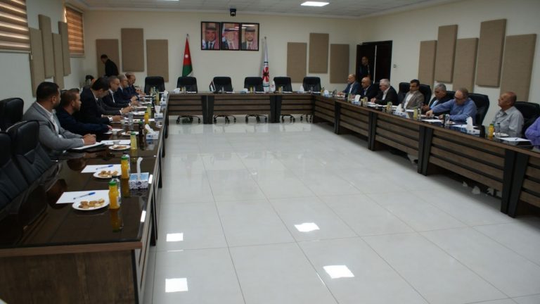 "مصفاة البترول" والجمعية العلمية الملكية تبحثان تنفيذ دراسات فنية مشتركة