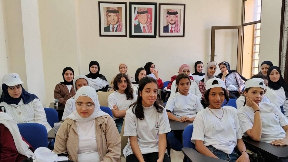 معسكرات الحسين للعمل والبناء تواصل برامجها في المحافظات
