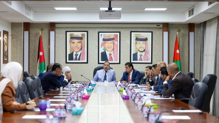 "الإدارية النيابية" تواصل إقرار مواد بالإدارة المحلية