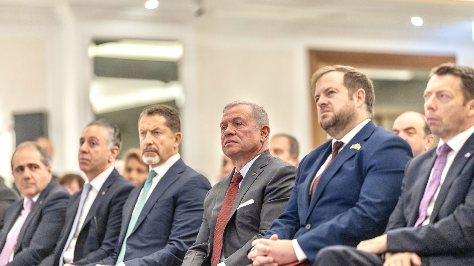 الملك يحضر الجلسة الافتتاحية لملتقى الأعمال الأردني البريطاني في لندن