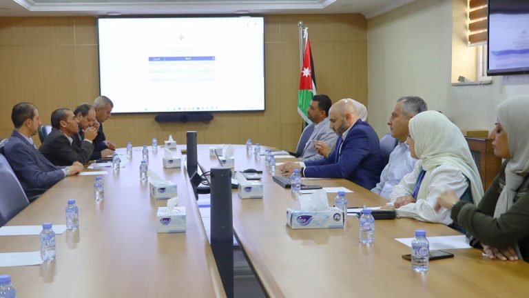 وزير الطاقة يؤكد أهمية ترسيخ بيئة عمل محفزة على الإبداع