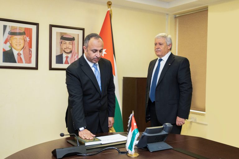 العساسلة يؤدي اليمين القانونية مديرا عاما للهيئة البحرية الأردنية