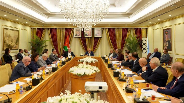 مالية الأعيان تقر مشروع قانون إلغاء قانون "الاستهلاكية المدنية"