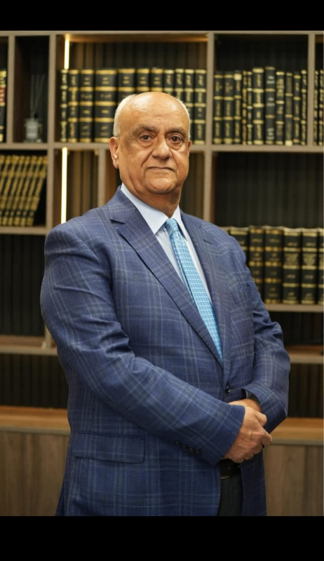 أمين عام رئاسة الوزراء الأسبق الشريدة ينعى عمه المحامي حاتم