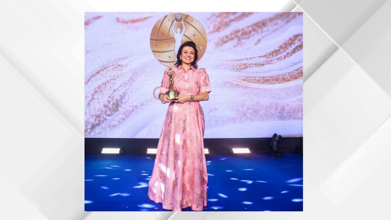 الأميرة آية بنت فيصل تتسلم جائزة التقدير من الاتحاد الآسيوي للكرة الطائرة