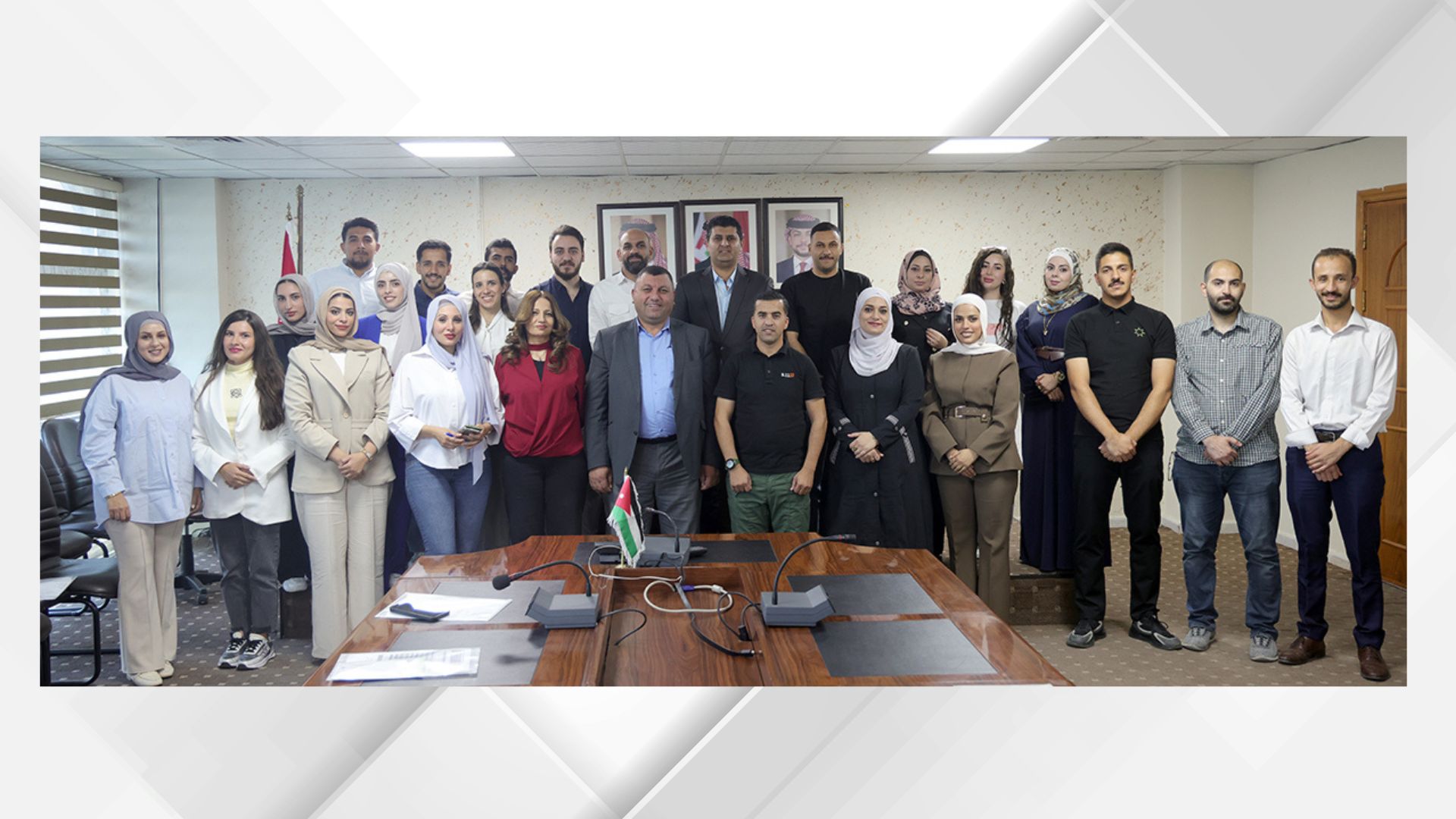 اختتام الدورة الصحفية الشاملة لموظفي القطاع العام في "بترا"