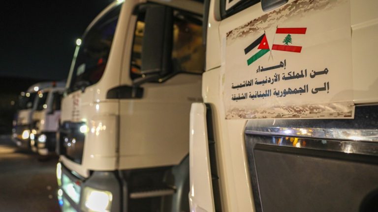الأردن يسيّر القافلة الإغاثية الثانية عشرة إلى لبنان