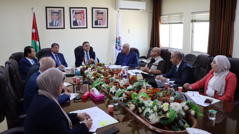 "الاقتصادي والاجتماعي" يبحث خطة لجنة سياسات العمل
