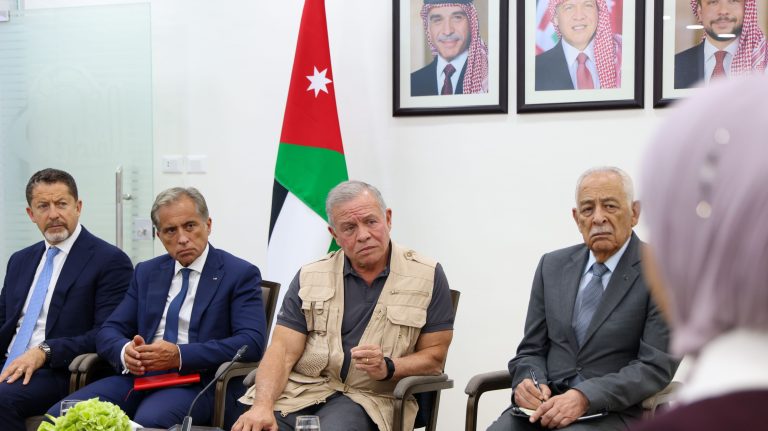 الملك في معان: "بلد النشامى ما عليها خوف" والتنمية الشبابية في مقدمة الأولويات