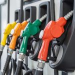 تثبيت أسعار المحروقات يعزز استقرار الأسواق ويحمي القطاعات الإنتاجية ويدعم القطاعات الاقتصادية