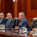 الملك يلتقي في بكين رئيس اللجنة الدائمة للمجلس الوطني لنواب الشعب الصيني