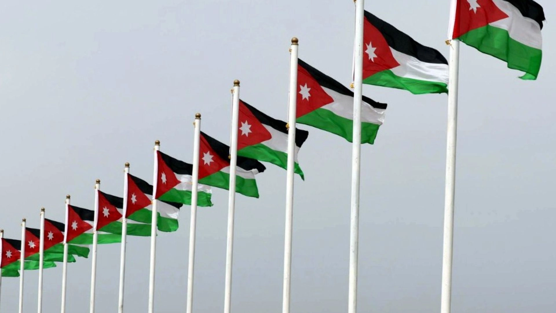 الأردن وعدة دول تدين الغارات الجوية الإسرائيلية التي استهدفت مطار أبو الظهور في سوريا