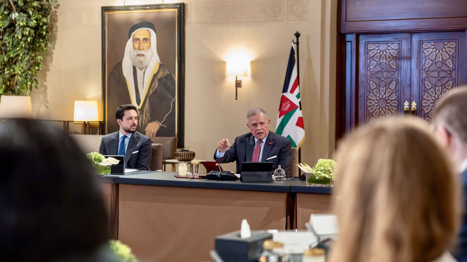 الملك يستقبل وفدا من مساعدي أعضاء في الكونغرس الأمريكي